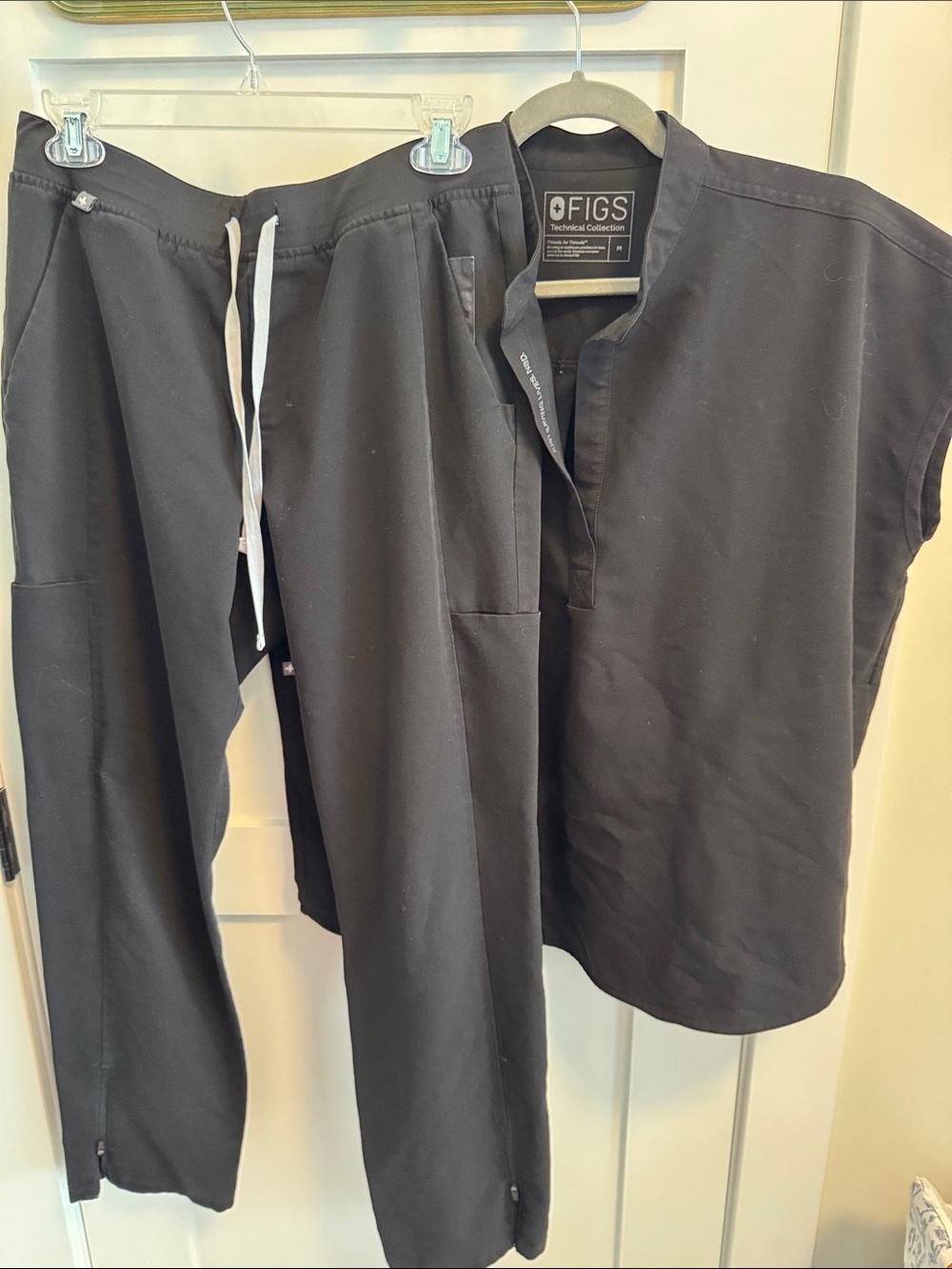 FIGS Black zip ankle Scrubs with Drawstring and Matching Black Top
